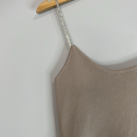 Debut NWOT Rhinestone Spaghetti Strap Taupe Fitted Crop Ribbed Knit Cami Top S/M - Picture 3 of 11